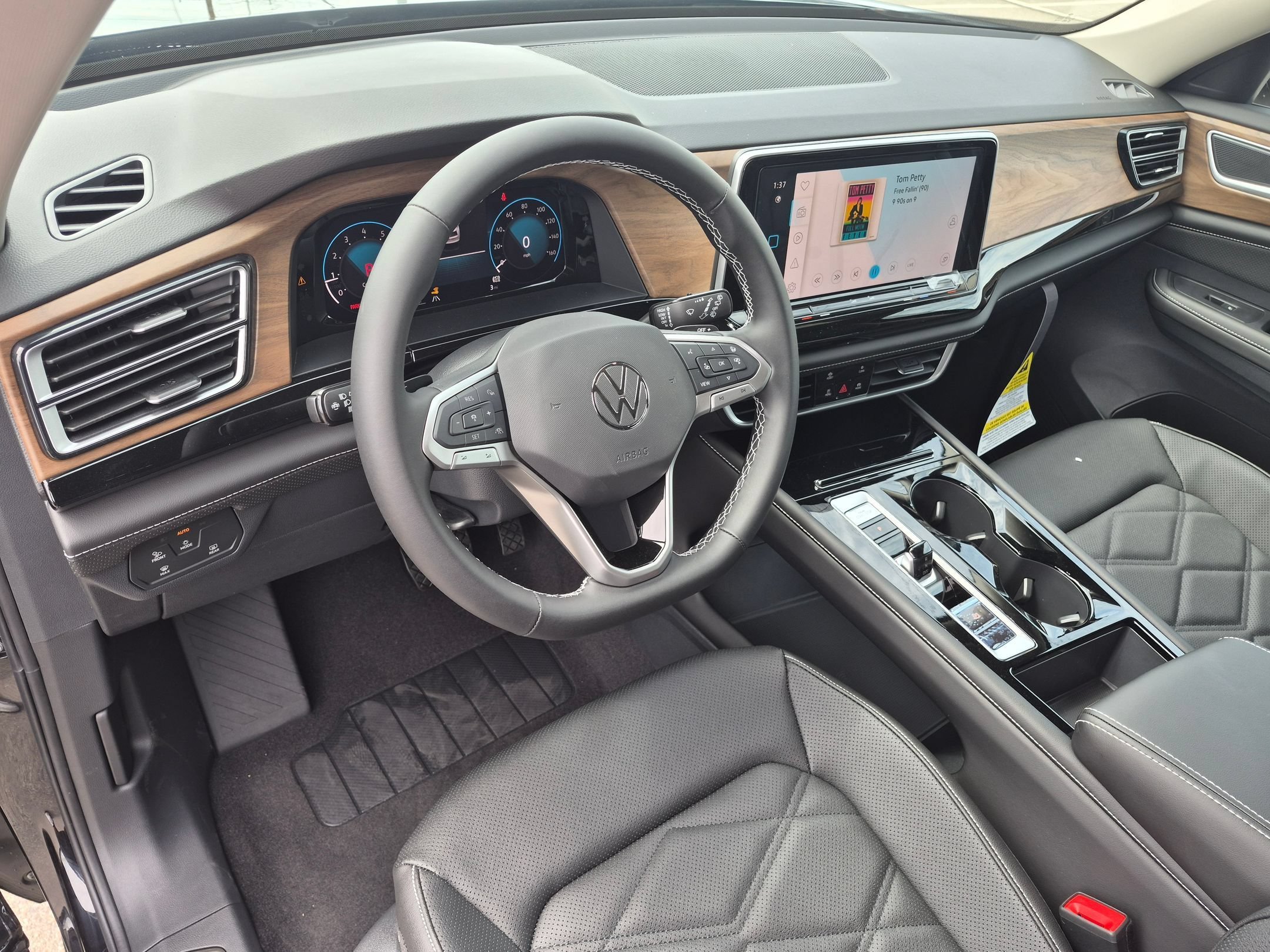 New 2026 Deep Black Pearl Volkswagen 2.0T SE w/Technology image 14