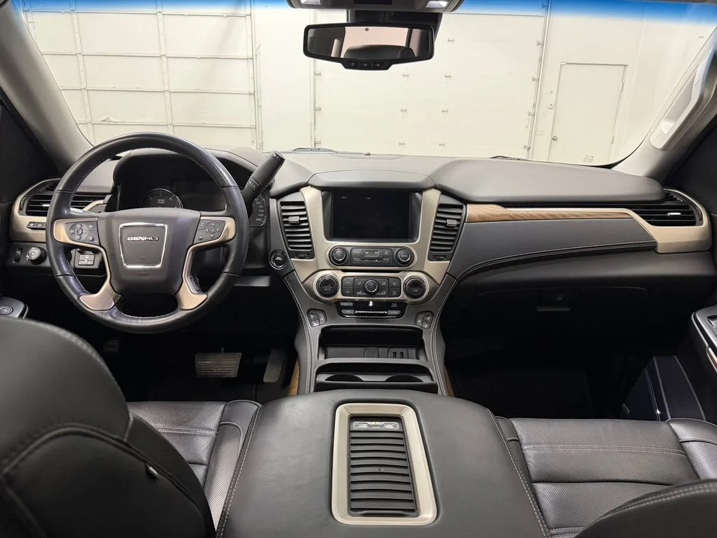 Used 2019 White Frost Tricoat GMC Denali image 14
