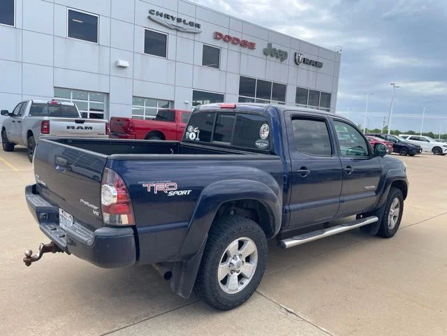 Used 2013 Toyota Tacoma PreRunner with VIN 3TMJU4GN5DM141442 for sale in Morton, IL