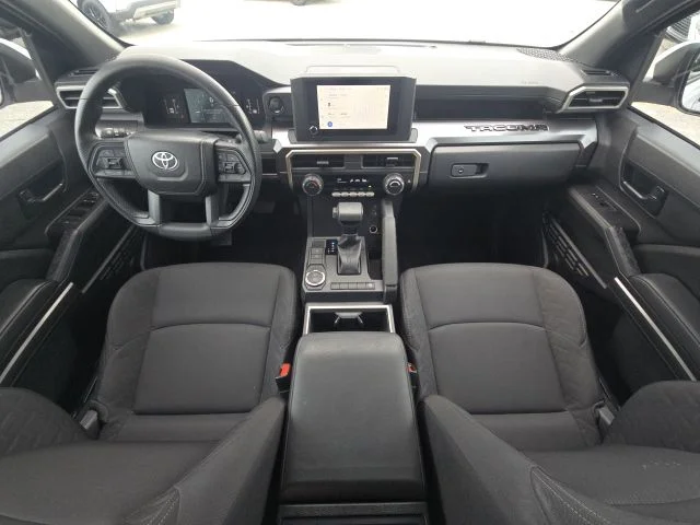 Used 2025 White Toyota SR5 image 31