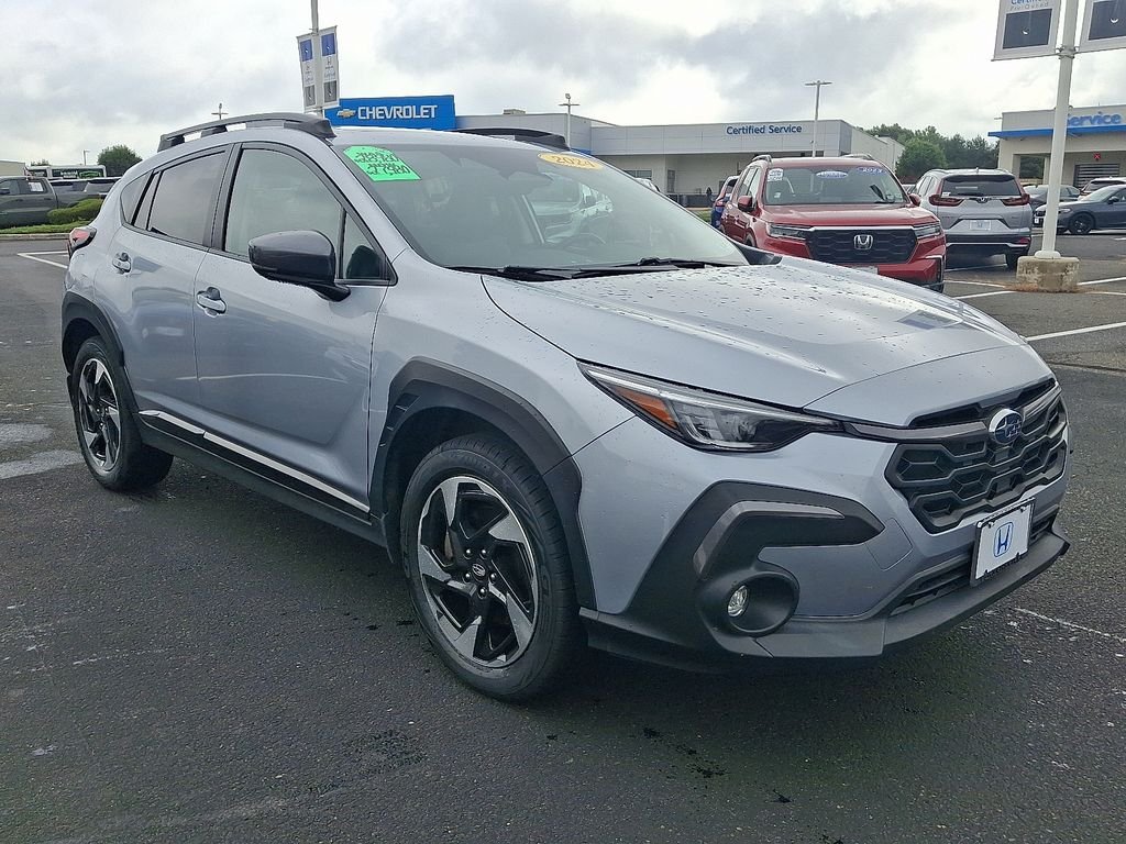 Used 2024 Ice Silver Metallic Subaru Limited image 3