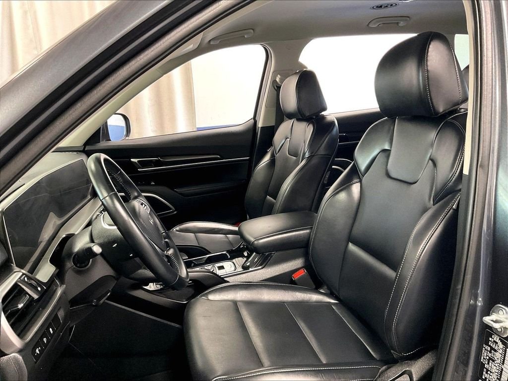 Used 2024 Gray Kia LX image 10