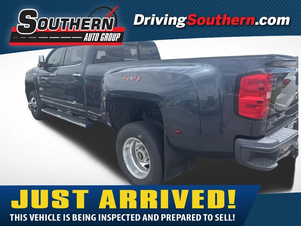 Used 2019 Gray Chevrolet High Country image 1