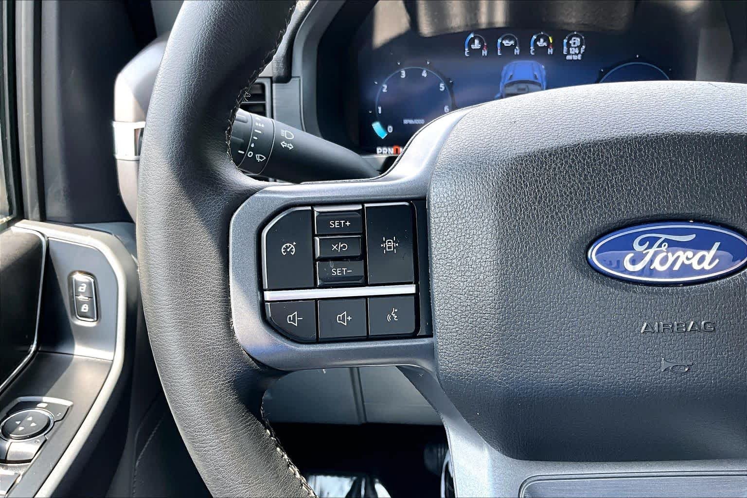 Used 2025 Agate Black Metallic Ford XLT image 23