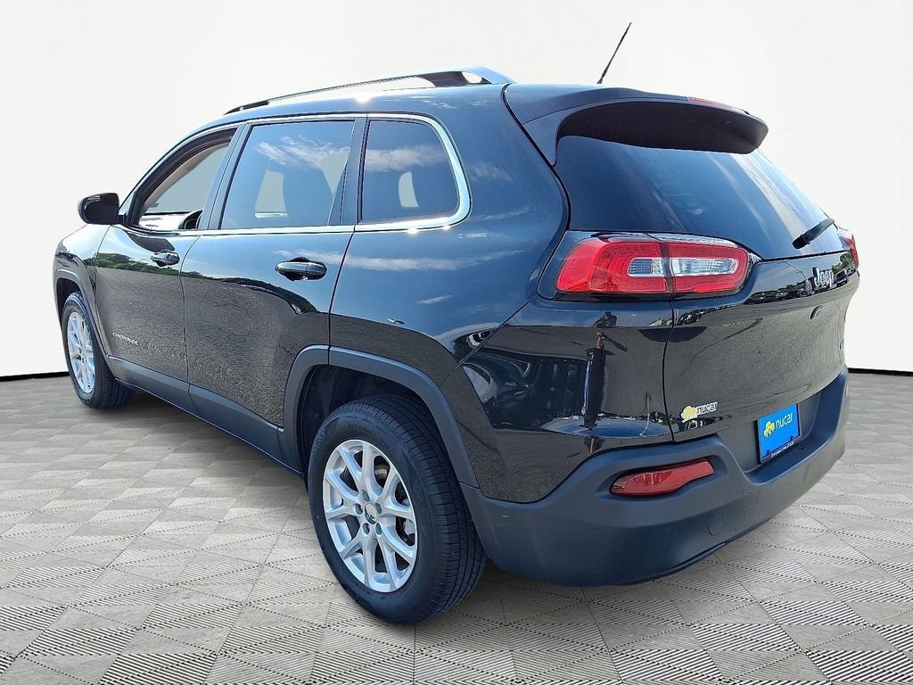 Used 2016 Black Jeep Latitude image 5