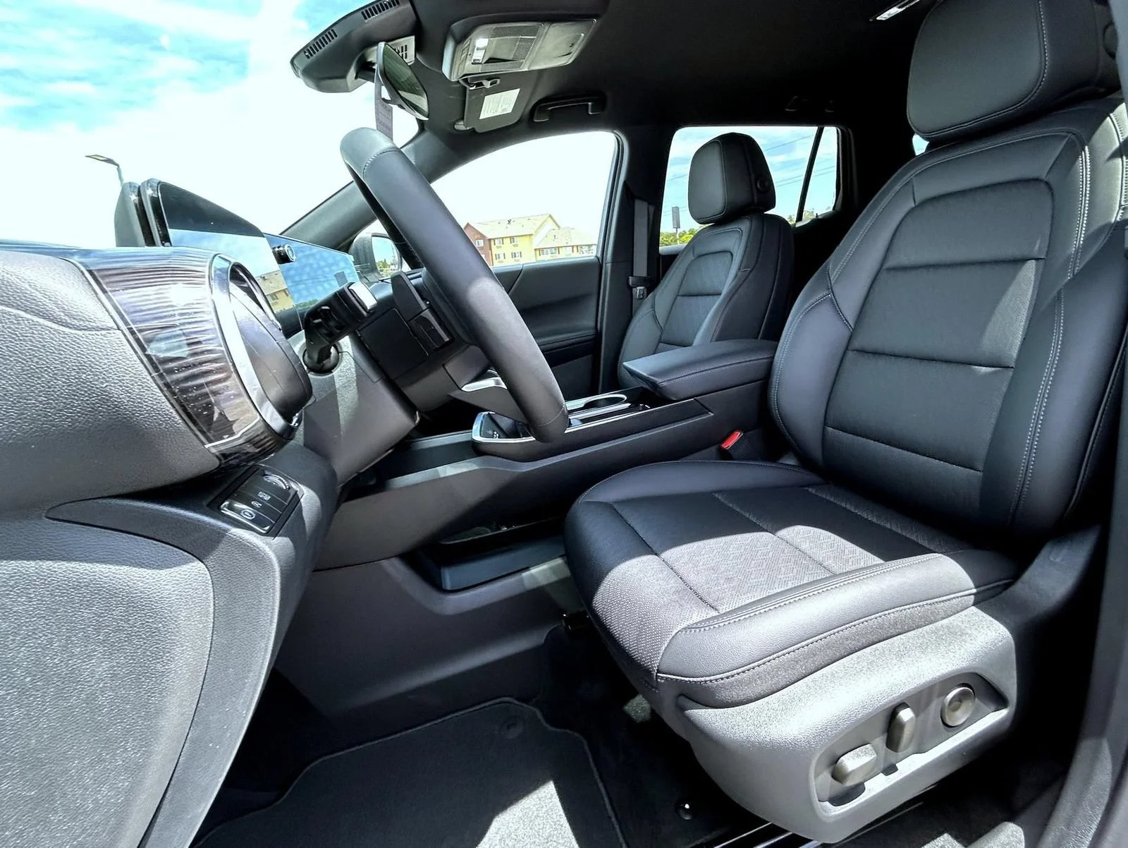 2026 Chevrolet Equinox LT - Photo 12