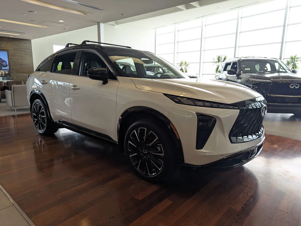 New 2027 2T RAD WHT INFINITI Autograph AWD image 7