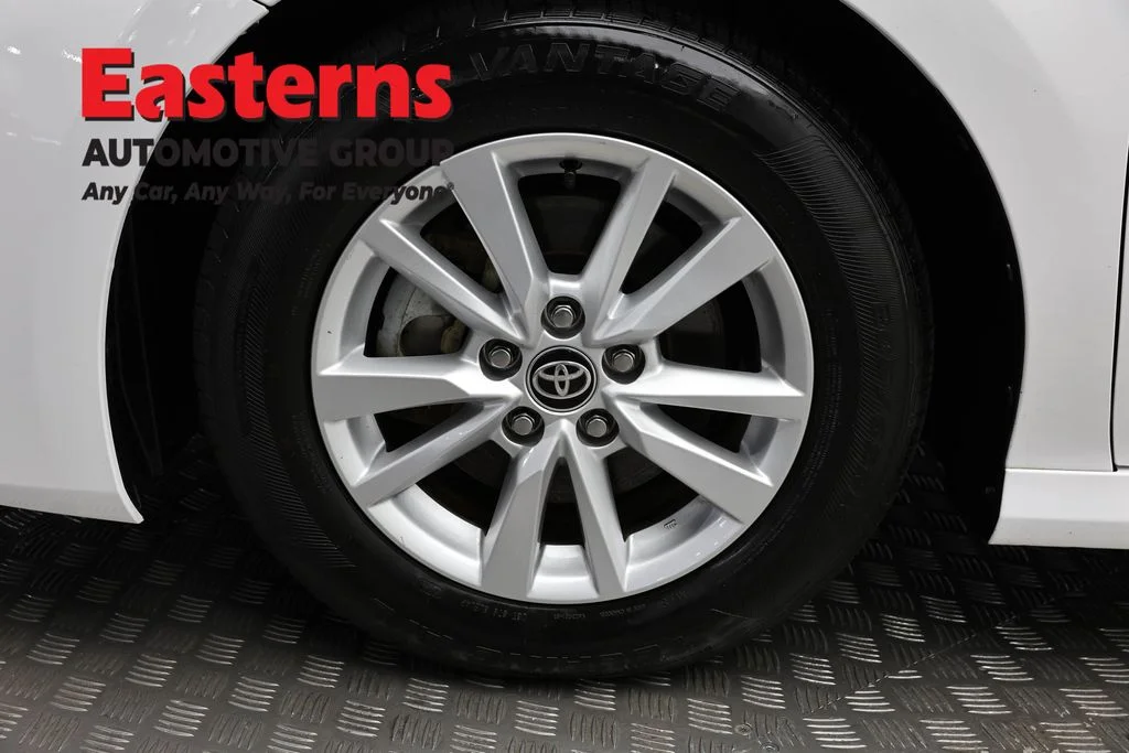 Used 2025 White Toyota LE image 32