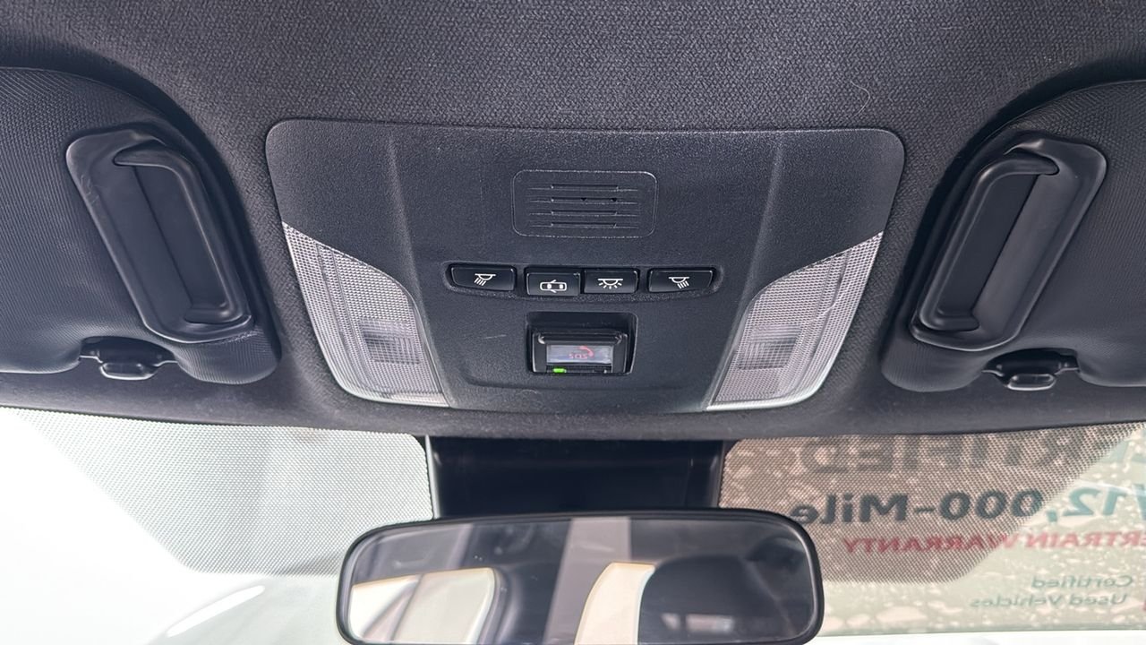 Used 2022 White Toyota SE Nightshade image 11