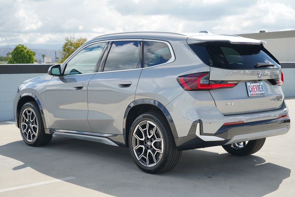 New 2026 Space Silver Metallic BMW xDrive28i image 7