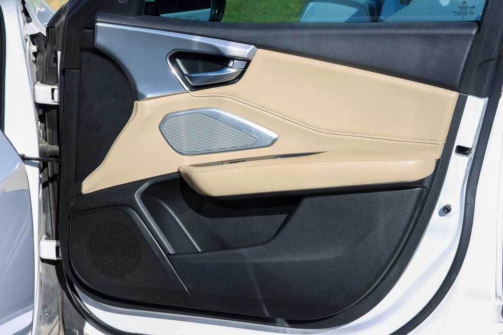 Used 2023 White Acura w/Technology Package image 16