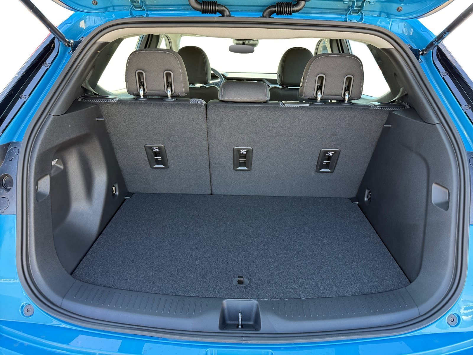 2027 Chevrolet Bolt LT - Photo 17