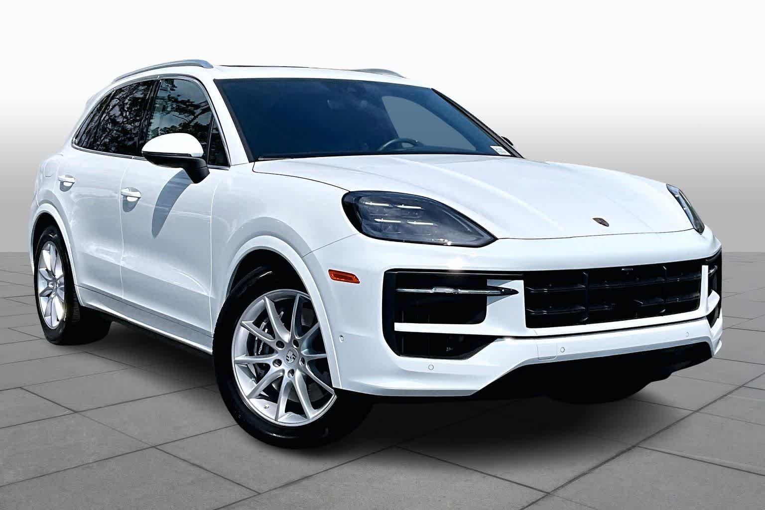 Used 2025 Carrara White Metallic Porsche  image 3