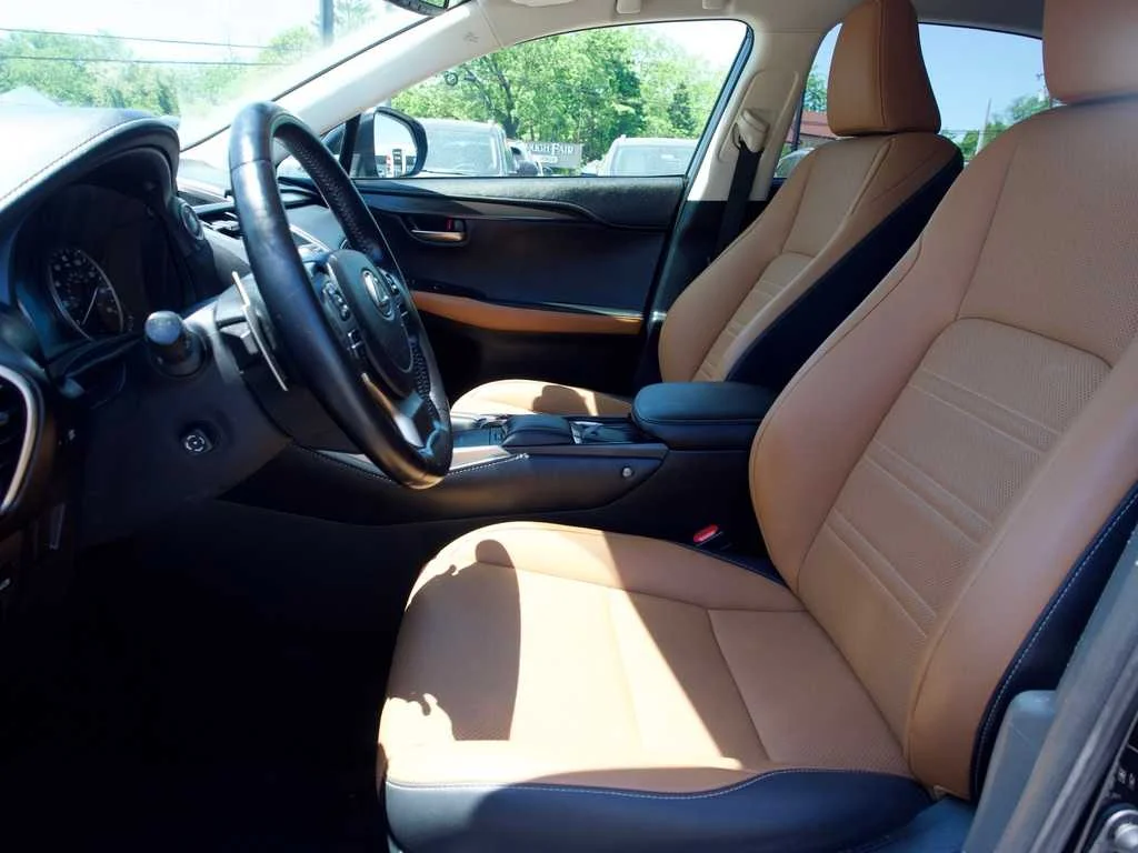 2021 Lexus NX 300 - Photo 16