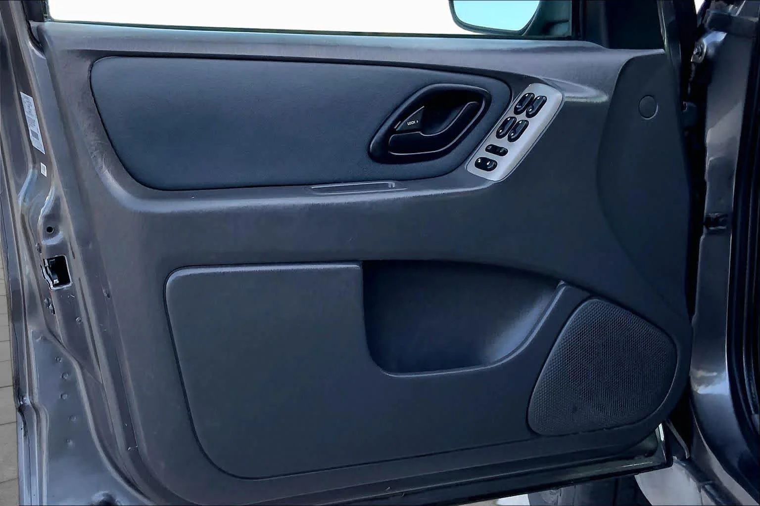 Used 2006 Silver Metallic Ford XLT image 21