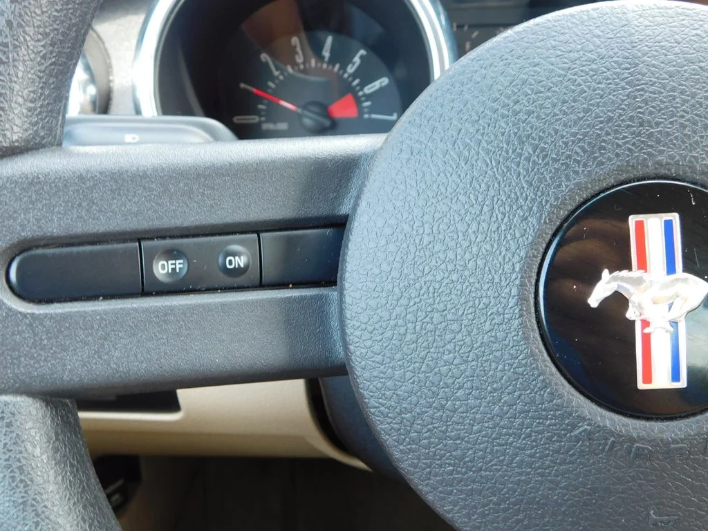 Used 2008 Black Ford V6 Premium image 23