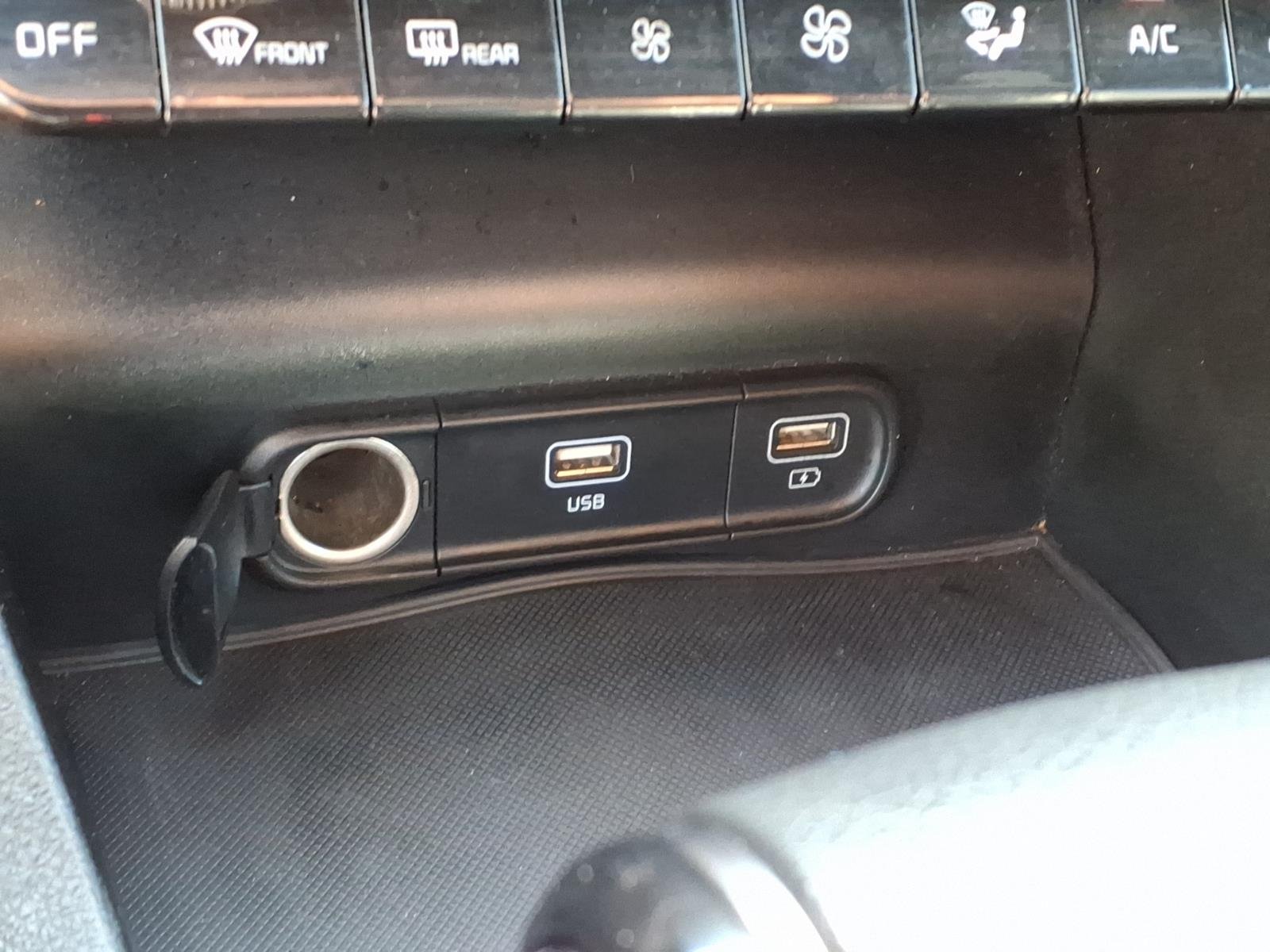 Used 2022 Black Kia GT-Line image 8