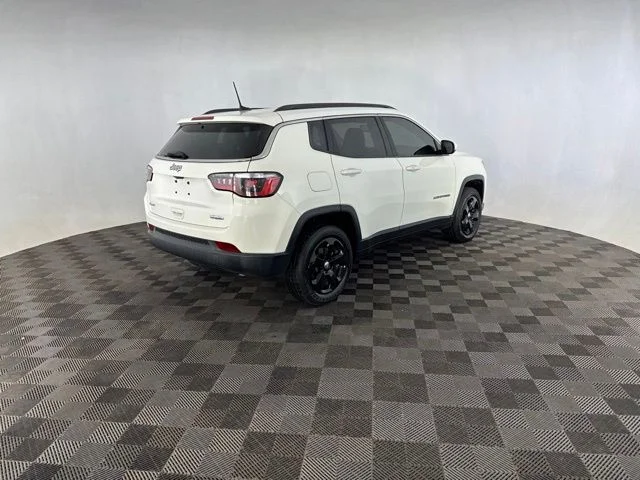Used 2020 White Jeep Latitude image 5