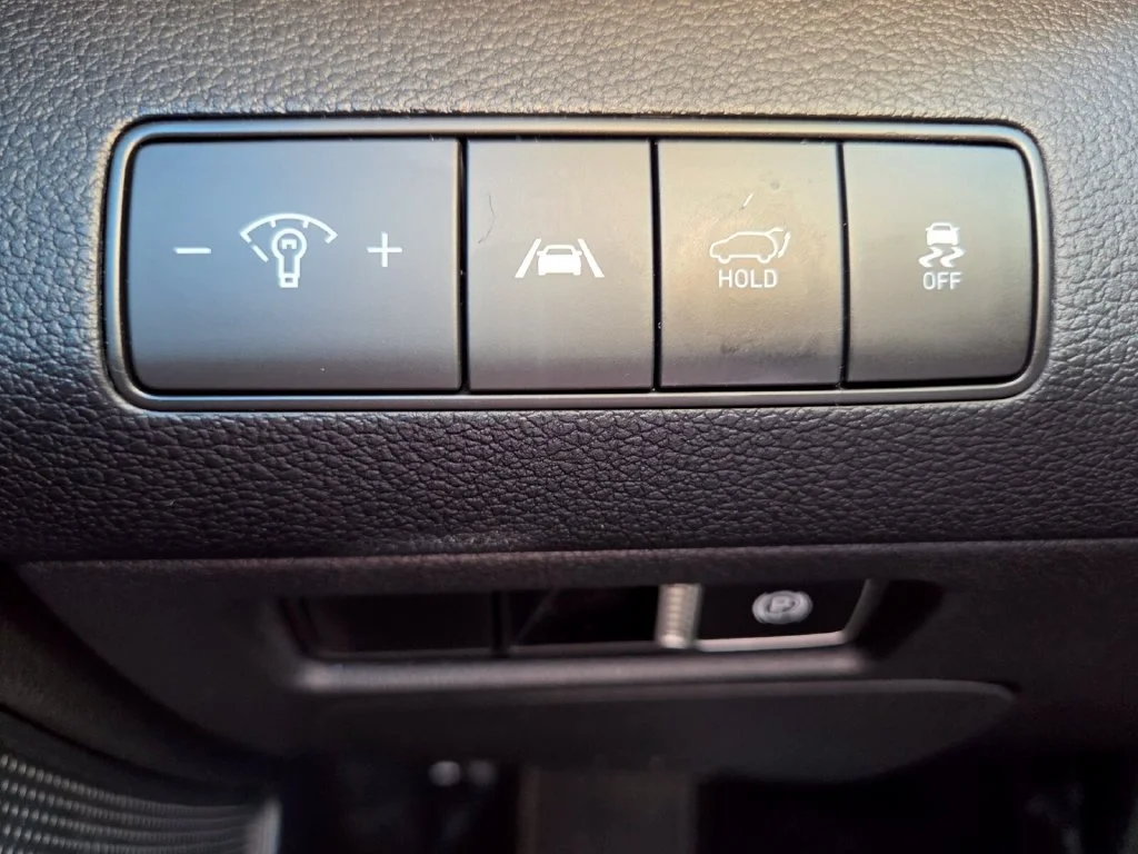 Used 2023 Silver Hyundai SEL image 12