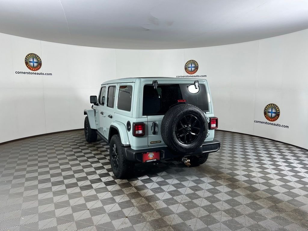 Used 2023 Gray Jeep  image 21