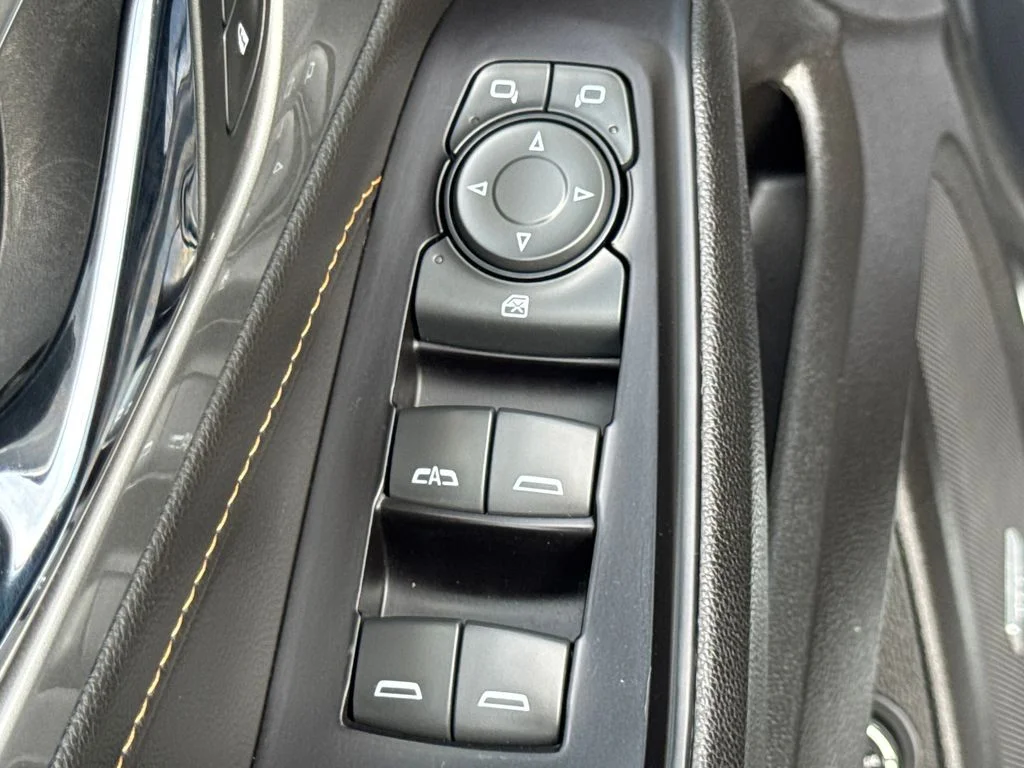 Used 2019 Summit White Chevrolet 3LT image 30