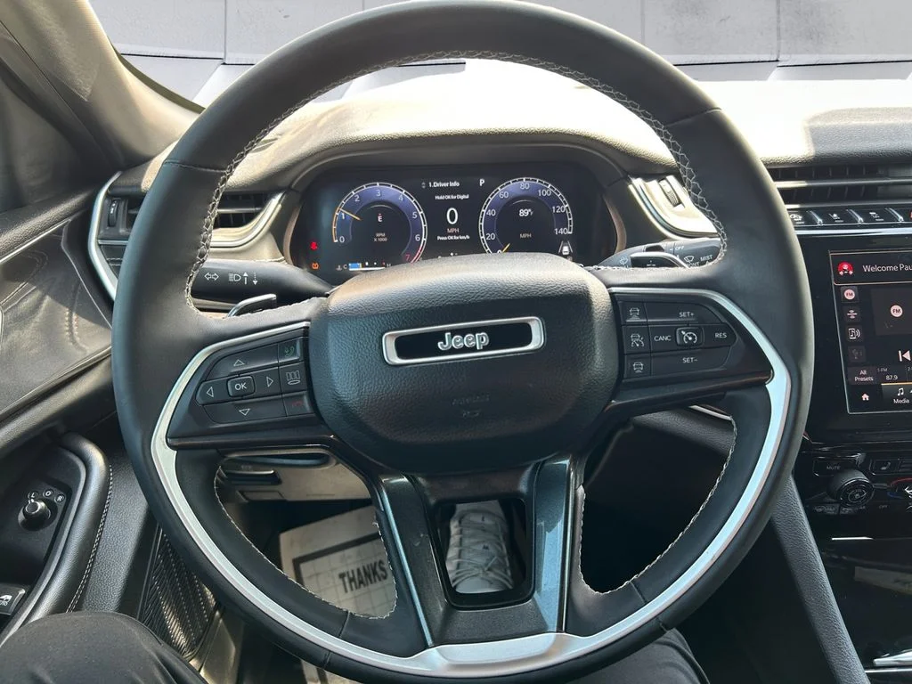Used 2023 Black Jeep Altitude image 9