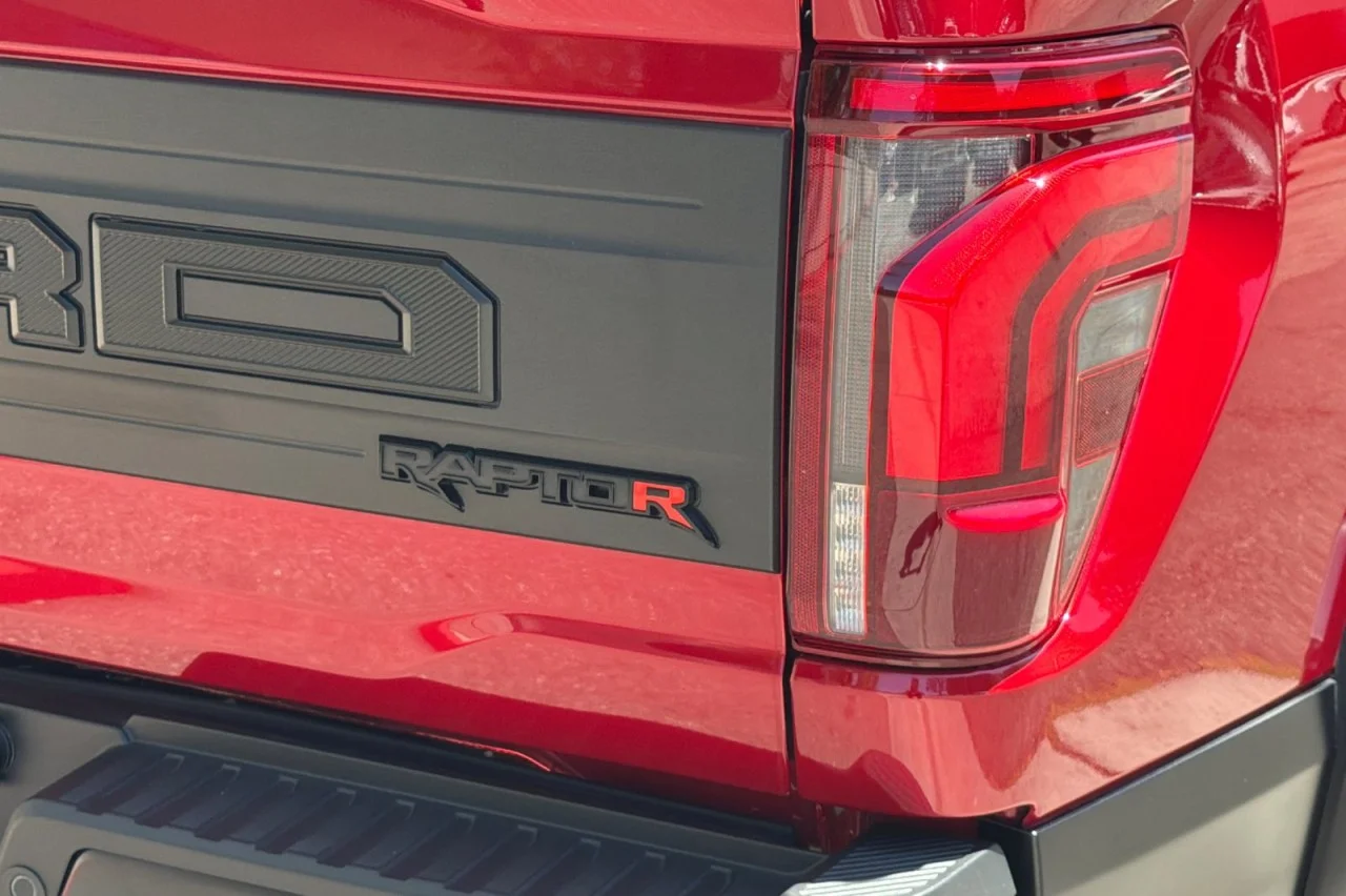 Used 2025 RED Ford Raptor image 26