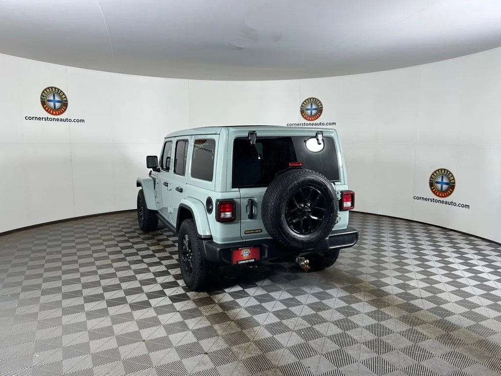 Used 2023 Gray Jeep  image 21