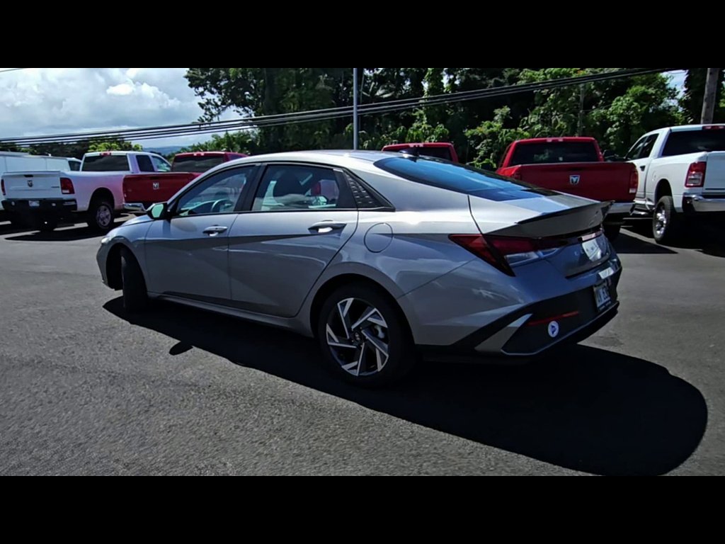 Used 2025 Fluid Metal Metallic Hyundai SEL Sport image 6