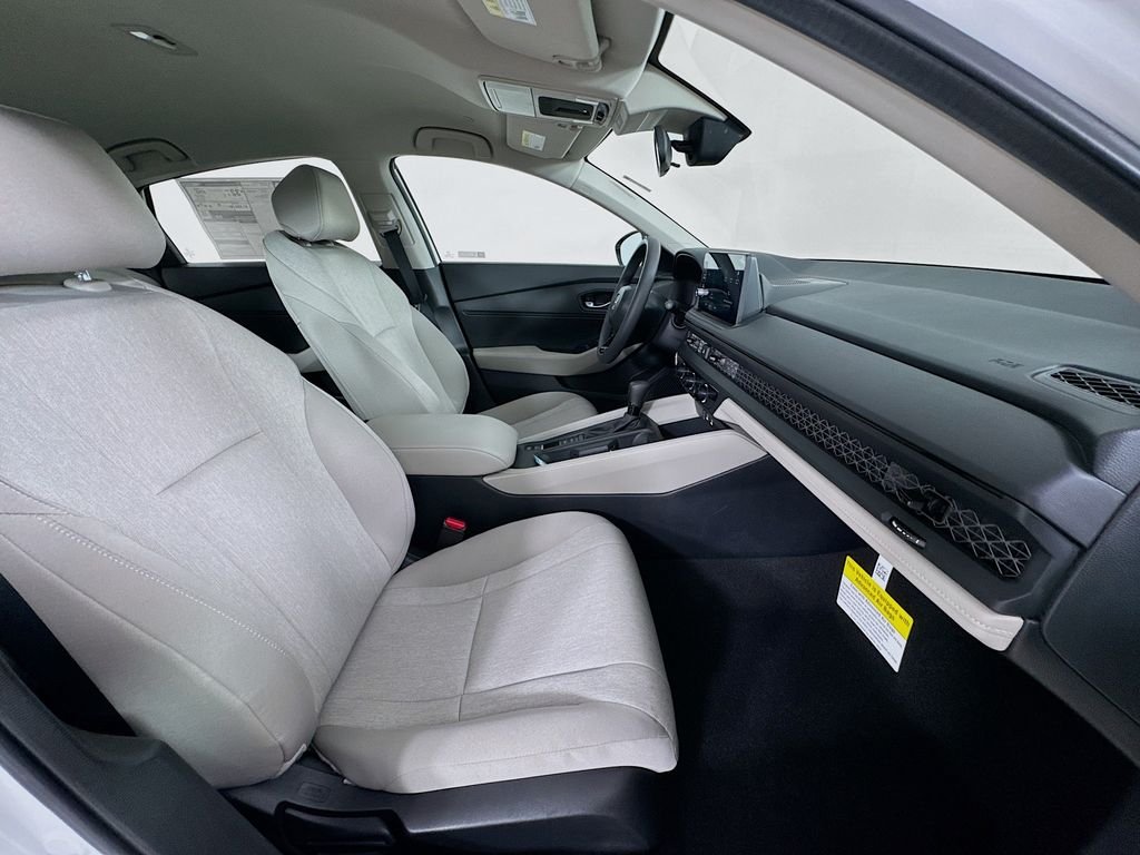 New 2026 Platinum White Pearl Honda LX image 33