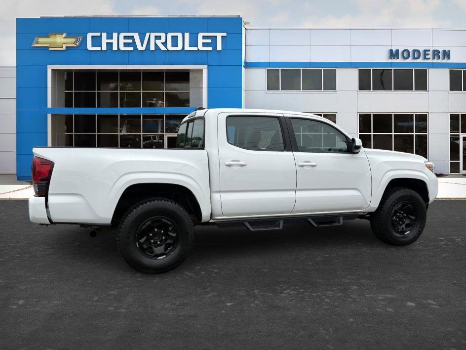 Used 2018 Super White Toyota SR image 4