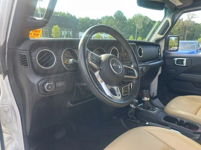Used 2018 White Jeep Unlimited Sahara image 21