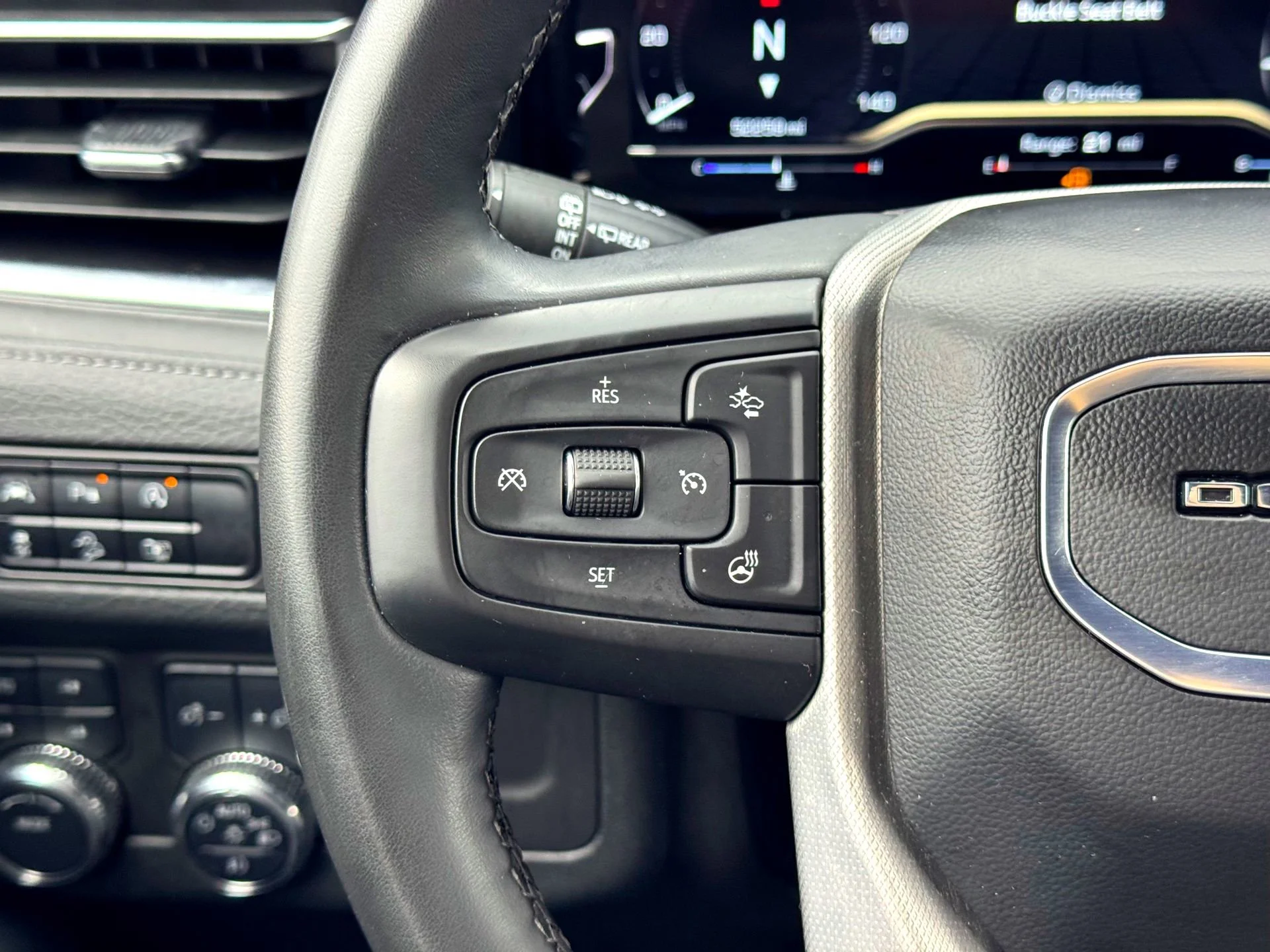 Used 2024 Onyx Black GMC Denali image 26
