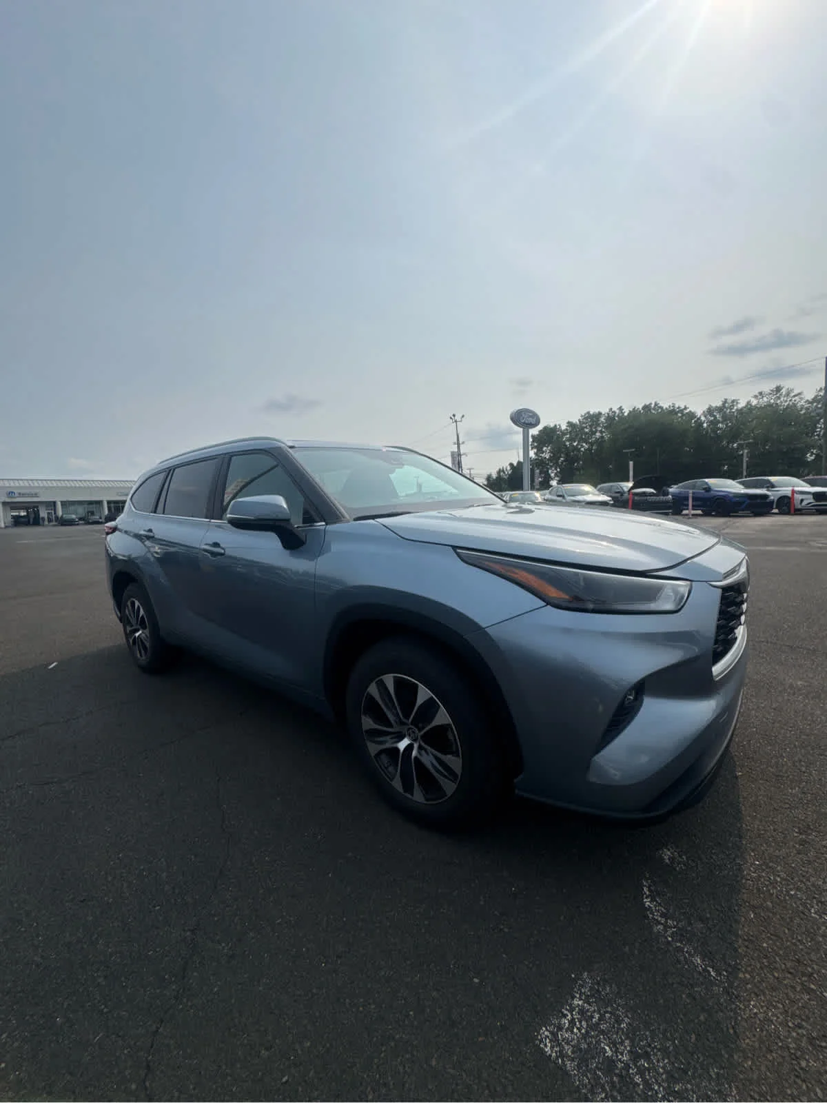 Used 2023 Moon Dust Toyota XLE image 7