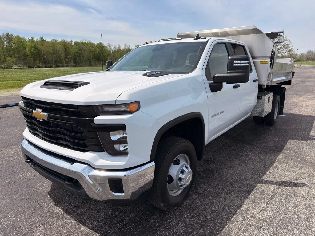 New 2025 Summit White Chevrolet Work Truck image 13