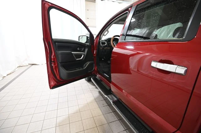Used 2021 Red Nissan SL image 21