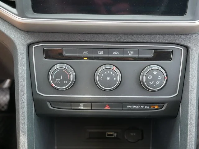Used 2018 Gray Volkswagen Launch Edition image 32