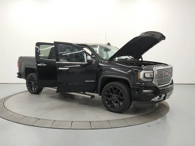 Used 2017 Black GMC Denali image 10