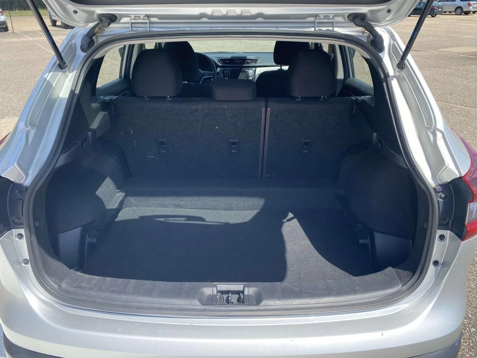 Used 2021 Silver Nissan S image 10