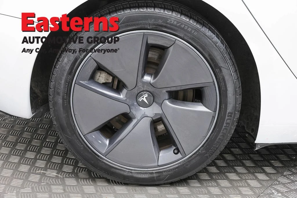 Used 2023 White Tesla Base image 23