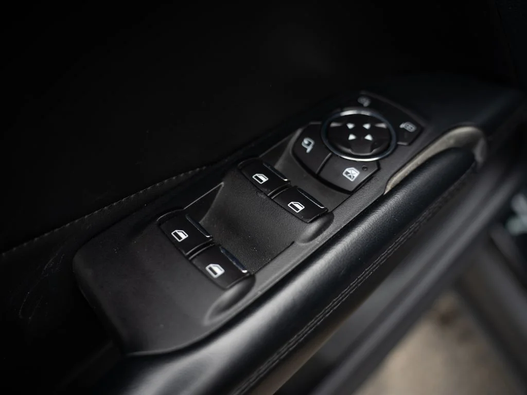 Used 2017 Black Lincoln Reserve image 16