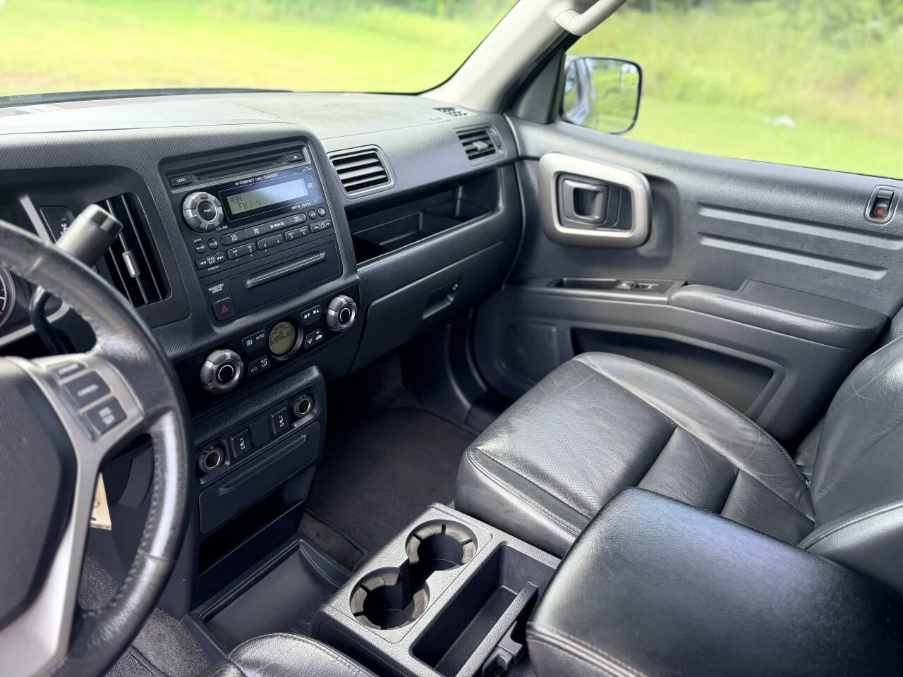 Used 2013 Gray Honda RTL 4x4 4dr Crew Cab image 19