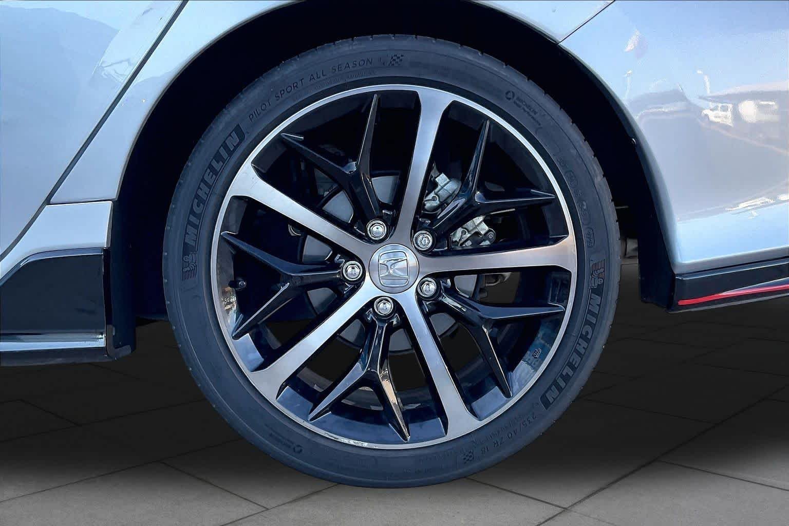 Used 2021 Lunar Silver Metallic Honda Sport image 11