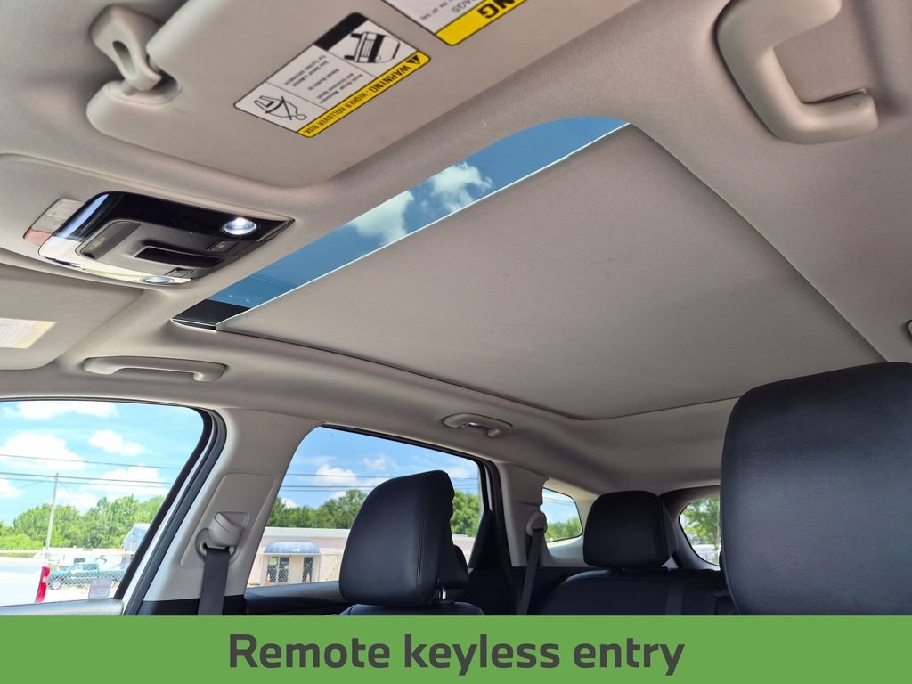 Used 2023 White Kia SX image 19