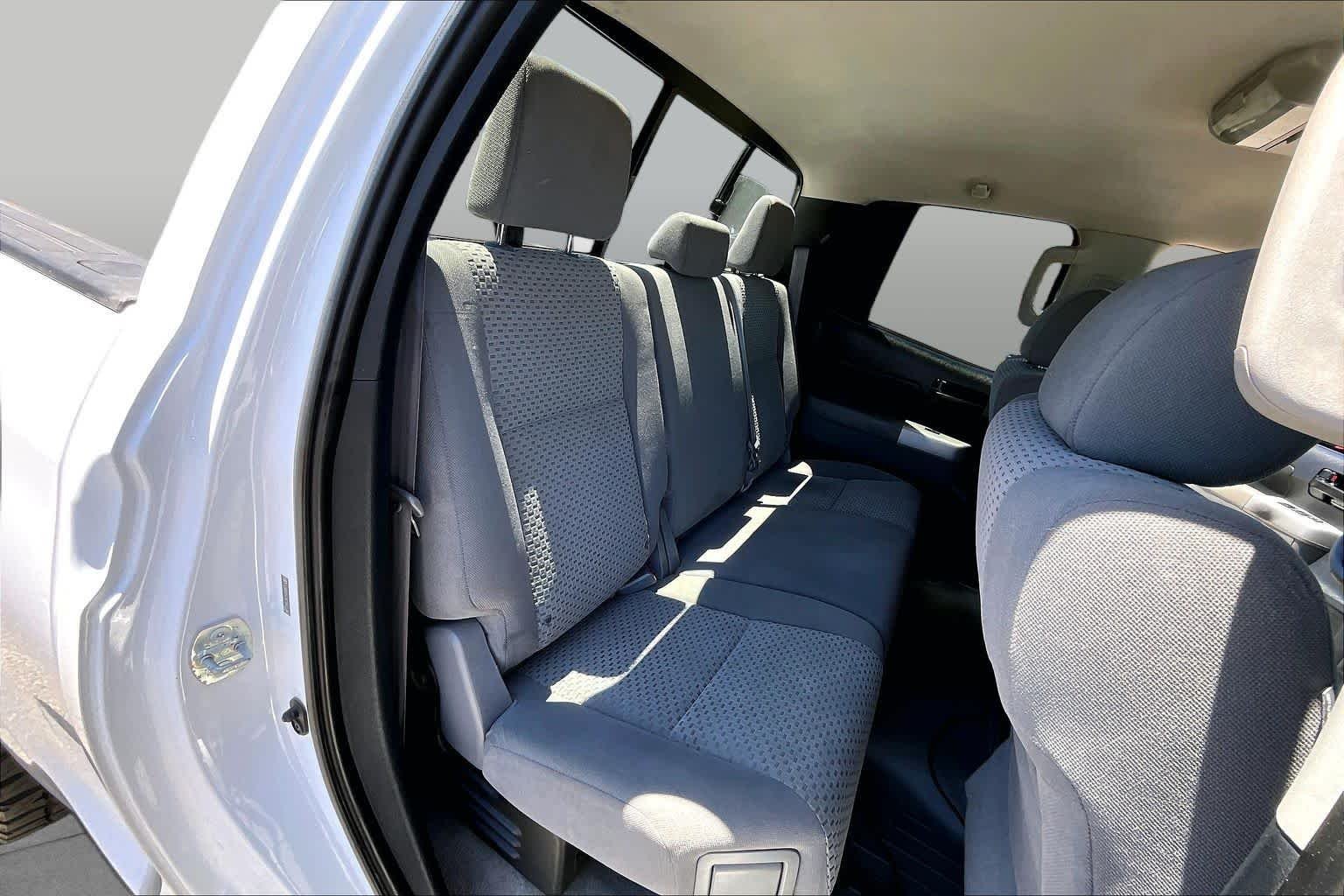 Used 2007 Super White Toyota SR5 image 19