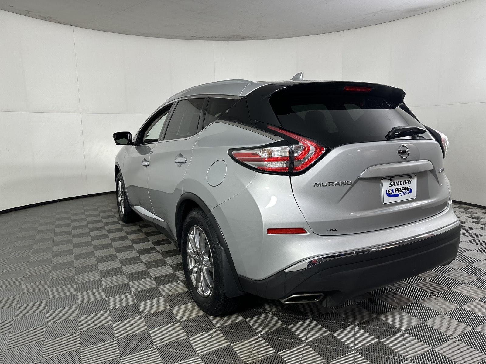 Used 2016 Brilliant Silver Metallic Nissan SL image 16