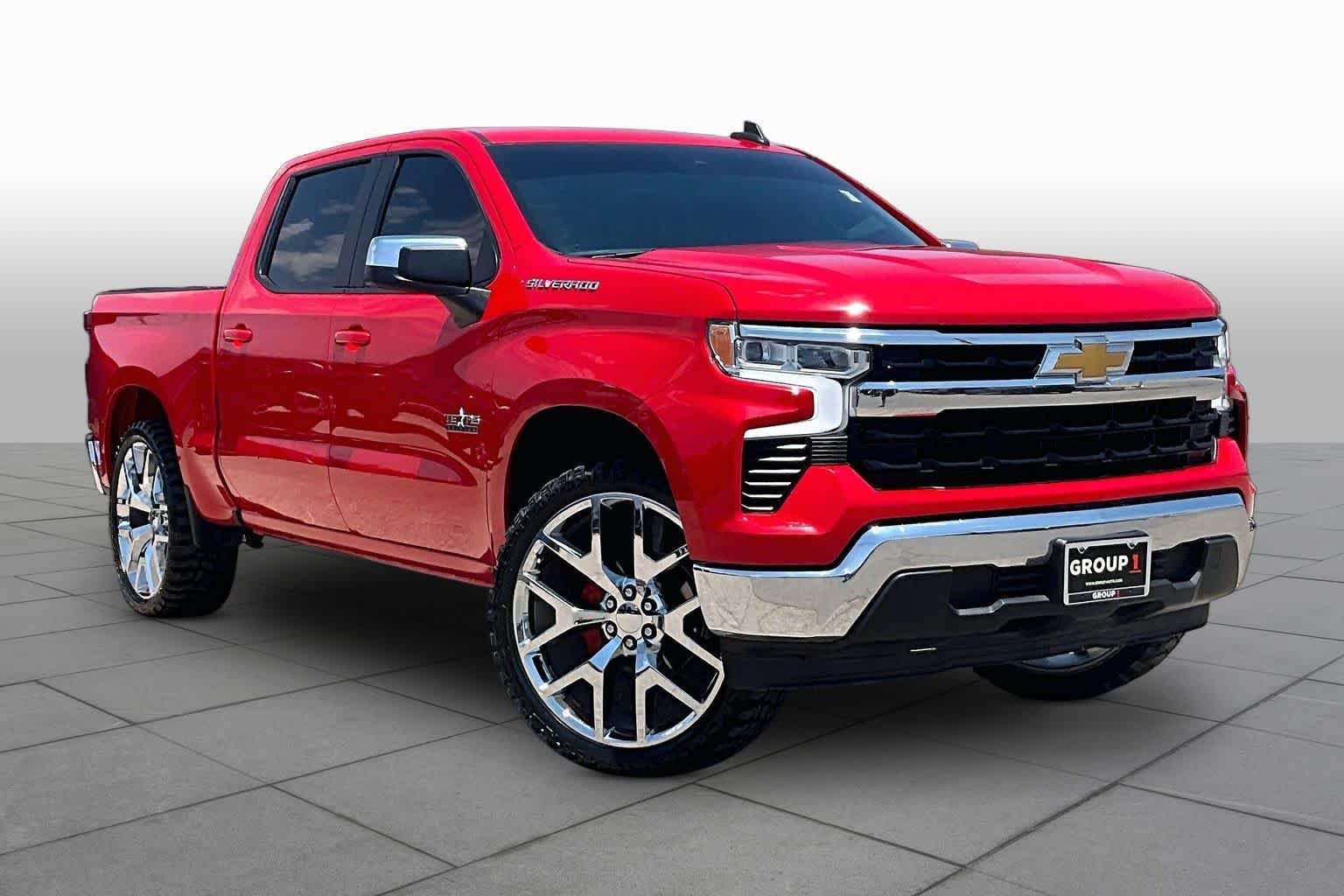 Used 2022 Red Chevrolet LT image 3