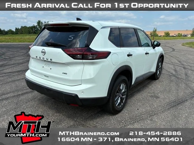 Used 2024 White Nissan S image 8