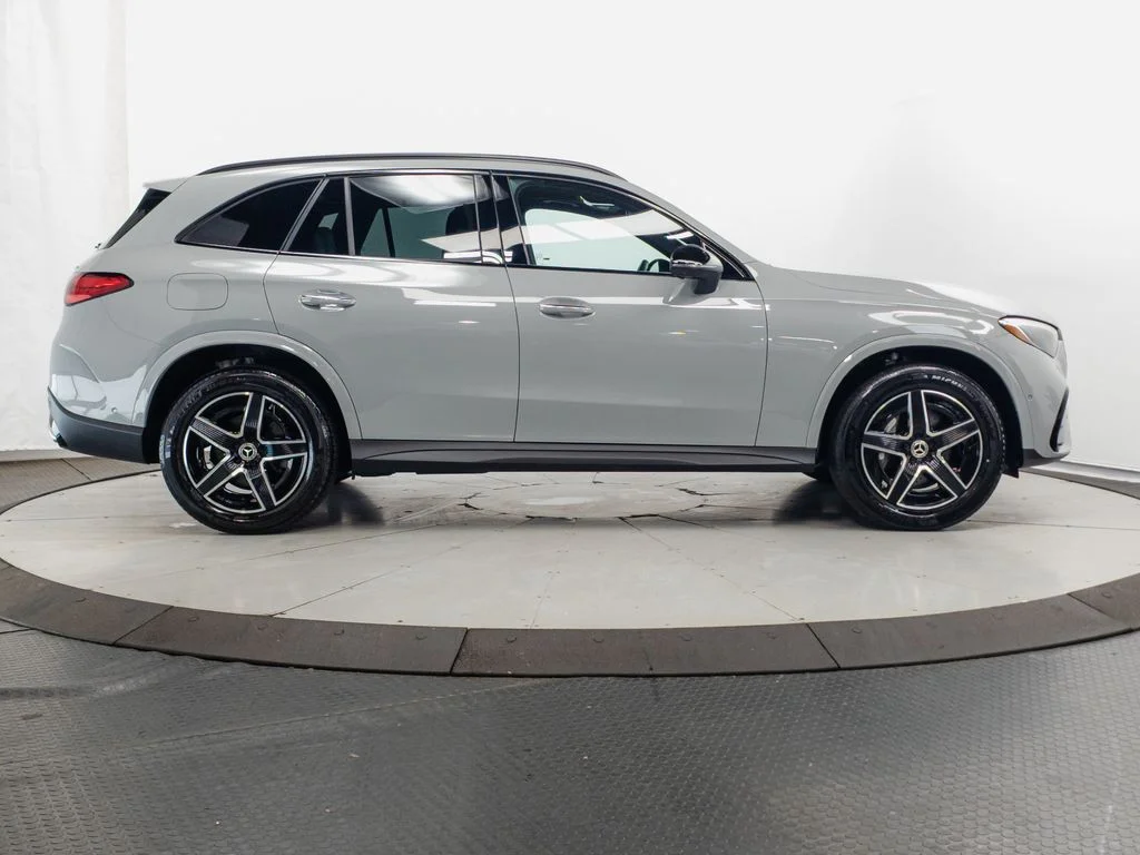 Certified Used 2026  Mercedes-Benz GLC 300 image 34