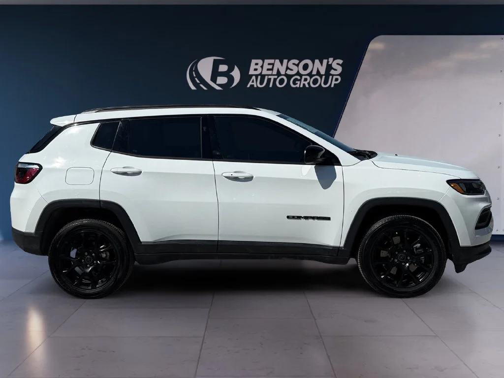 Used 2026 White Jeep Latitude image 6